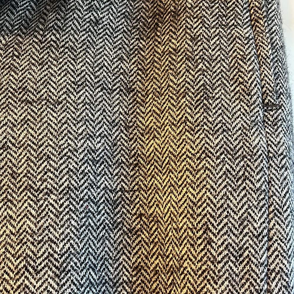 Gorgeous, Gray And White Patterned Loft Pants - image 4